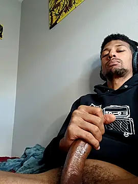 Snapshot of BigPrettyDick777 chatting on 03-20-26, 06:31 BigPrettyDick777 online show from 03-20-26, 06:31