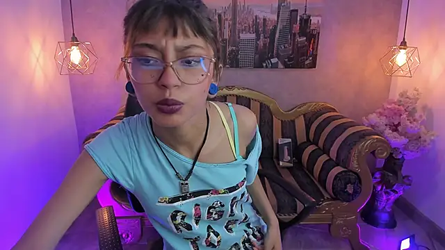 Snapshot of Noa_clk chatting on 10-28-25, 04:02 Noa clk online show from 10-28-25, 04:02