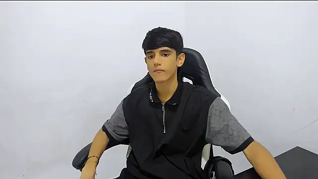 Cris curry02 online show from 01-13-26, 05:39