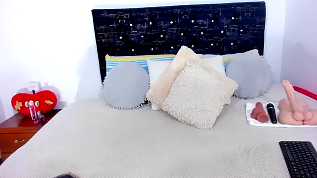 RubyLuxeX online show from 06-02-26, 06:08