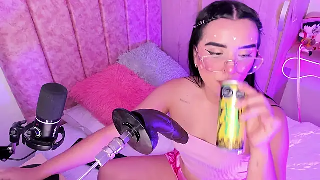 laana foxx online show from 07-06-26, 11:51