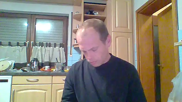 tommy3300 online show from 11-05-25, 05:43