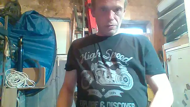 tommy3300 online show from 04-12-26, 05:44