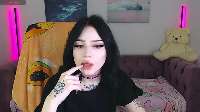 Emma Kirks online show from 11-07-25, 10:42