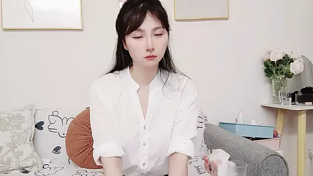 Snapshot of yuyan3929 chatting on 06-08-26, 01:28 yuyan3929 online show from 06-08-26, 01:28