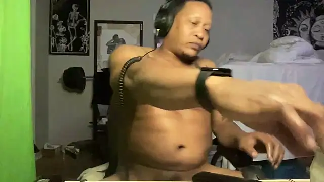 Snapshot of OnGodV1Ooutta10 chatting on 11-03-25, 05:56 OnGodV1Ooutta10 online show from 11-03-25, 05:56