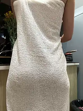 Snapshot of Emily-y chatting on 05-21-26, 12:57 Emily-y online show from 05-21-26, 12:57