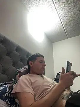 Snapshot of Yeison_8012 chatting on 03-18-26, 09:56 Yeison 8012 online show from 03-18-26, 09:56