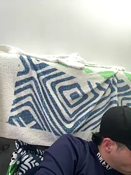 Snapshot of Yeison_8012 chatting on 03-21-26, 12:20 Yeison 8012 online show from 03-21-26, 12:20