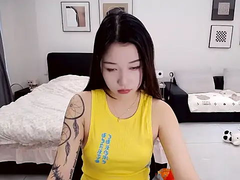 minnie-kk online show from 10-23-25, 07:51