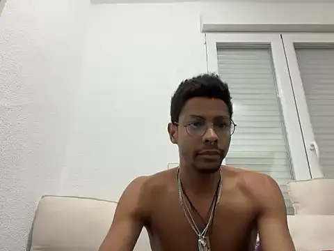 Snapshot of Albert_Madrid chatting on 11-26-25, 05:51 Albert Madrid online show from 11-26-25, 05:51