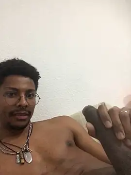 Snapshot of Albert_Madrid chatting on 12-05-25, 08:28 Albert Madrid online show from 12-05-25, 08:28