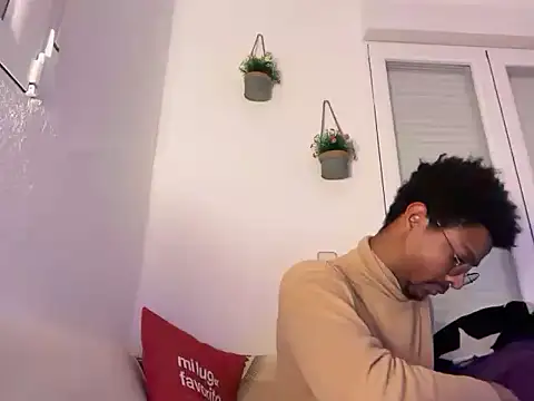 Snapshot of Albert_Madrid chatting on 01-09-26, 05:36 Albert Madrid online show from 01-09-26, 05:36