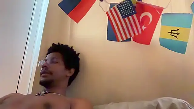 Snapshot of Albert_Madrid chatting on 07-12-26, 06:36 Albert Madrid online show from 07-12-26, 06:36