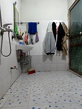 YennyeLa online show from 11-10-25, 01:38