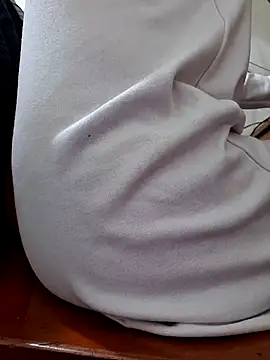 YennyeLa online show from 03-10-26, 12:14