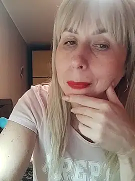 SelinaLovqx online show from 12-18-25, 07:40