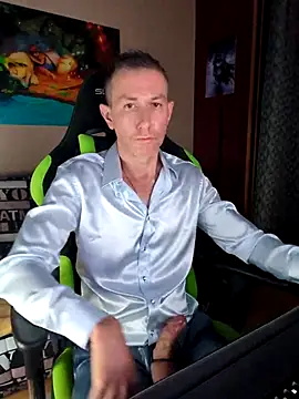 Gamerinleather online show from 10-25-25, 07:40