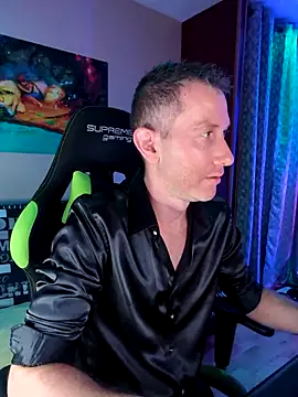 Gamerinleather online show from 10-29-25, 07:02