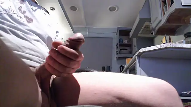 Snapshot of randomanuk chatting on 01-12-26, 02:51 randomanuk online show from 01-12-26, 02:51