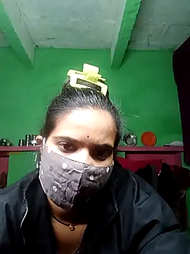 Snapshot of QRAN_YELESA chatting on 10-30-25, 12:36 QRAN YELESA online show from 10-30-25, 12:36