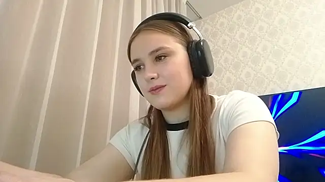 MilaRiviera online show from 10-23-25, 05:00