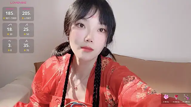 upoo7lt online show from 04-12-26, 01:53