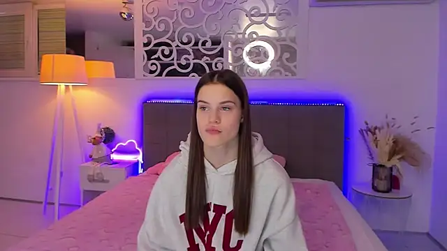 LuisaClover online show from 01-05-26, 05:38