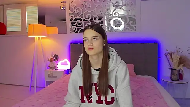 LuisaClover online show from 01-06-26, 01:15