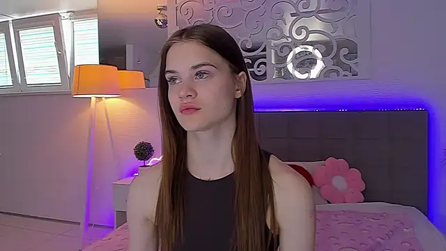 Snapshot of LuisaClover chatting on 05-06-26, 11:58 LuisaClover online show from 05-06-26, 11:58