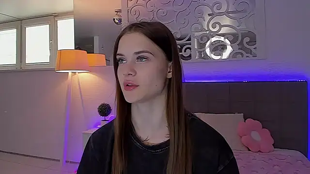 Snapshot of LuisaClover chatting on 05-11-26, 12:17 LuisaClover online show from 05-11-26, 12:17