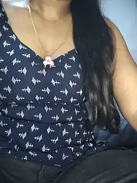 Ezabelljohn online show from 05-18-26, 06:23