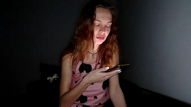 Snapshot of kriss5344 chatting on 10-24-25, 07:35 kriss5344 online show from 10-24-25, 07:35