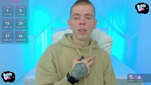 Cristian  Dior online show from 10-24-25, 05:34