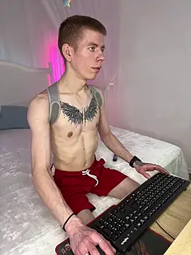 Cristian  Dior online show from 02-22-26, 09:33