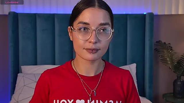 Snapshot of EricaKors chatting on 02-04-26, 08:42 EricaKors online show from 02-04-26, 08:42