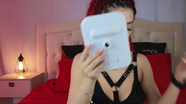 Snapshot of EricaKors chatting on 12-02-25, 11:23 EricaKors online show from 12-02-25, 11:23