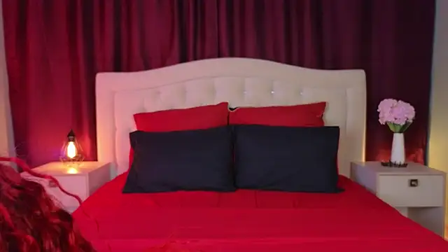 Snapshot of EricaKors chatting on 12-04-25, 10:36 EricaKors online show from 12-04-25, 10:36