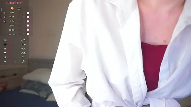 MegganKinson online show from 11-17-25, 05:11