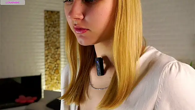 ElissaGlod online show from 11-30-25, 12:06