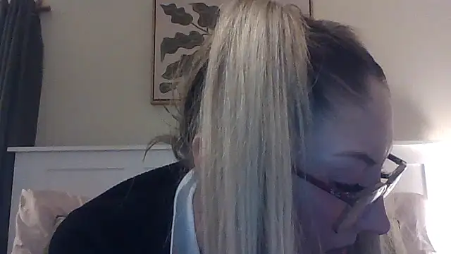 Snapshot of assstrogirl chatting on 11-09-25, 05:22 assstrogirl online show from 11-09-25, 05:22