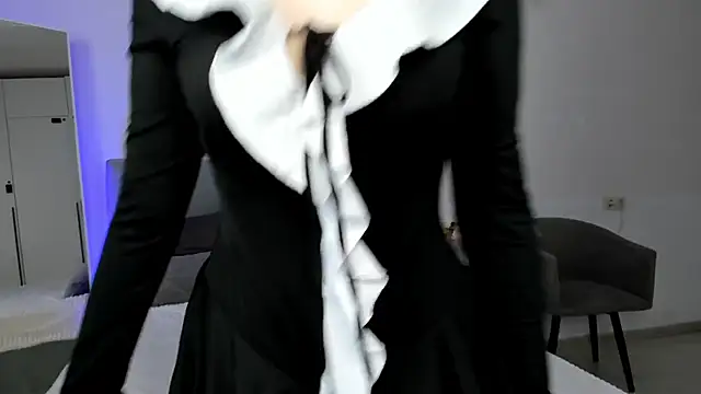 Camilla Rowen online show from 11-13-25, 04:00