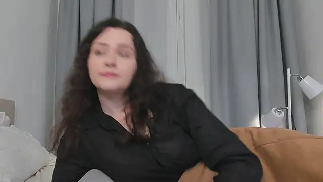Camilla Rowen online show from 05-30-26, 08:36