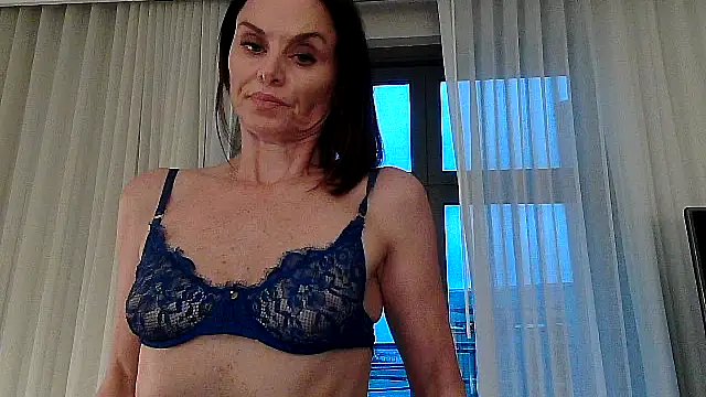 sadiekae1 online show from 04-01-26, 10:50