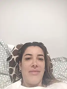 Snapshot of DESIRIE0609 chatting on 10-23-25, 12:42 DESIRIE0609 online show from 10-23-25, 12:42