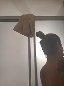 DESIRIE0609 online show from 11-06-25, 02:37