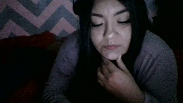 Snapshot of Jennifersbodyy chatting on 12-17-25, 02:49 Jennifersbodyy online show from 12-17-25, 02:49