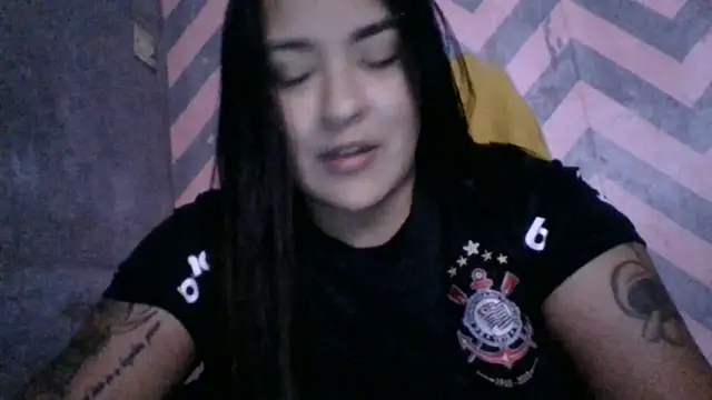 Snapshot of Jennifersbodyy chatting on 12-18-25, 04:17 Jennifersbodyy online show from 12-18-25, 04:17