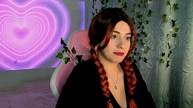 Snapshot of Phantomix chatting on 10-27-25, 01:45 Phantomix online show from 10-27-25, 01:45