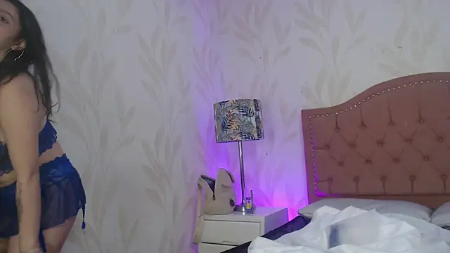 Emmy Palacios online show from 11-28-25, 12:16